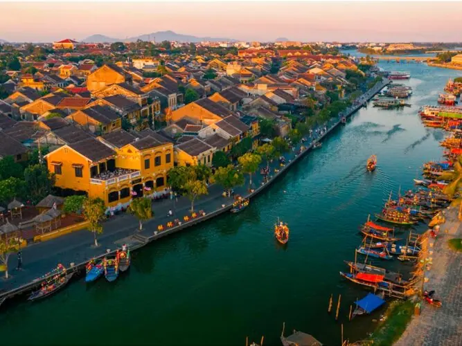 Visite Guidée de la vieille ville de Hoi An en français